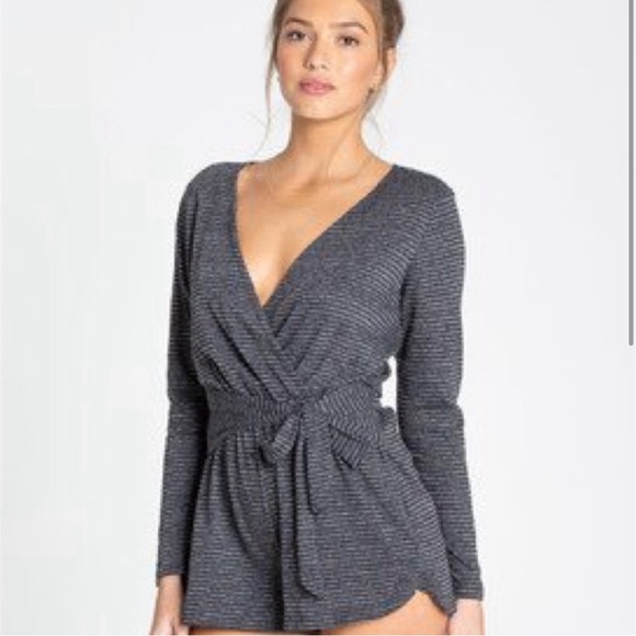 Billabong, dark grey romper. - Picture 2 of 2
